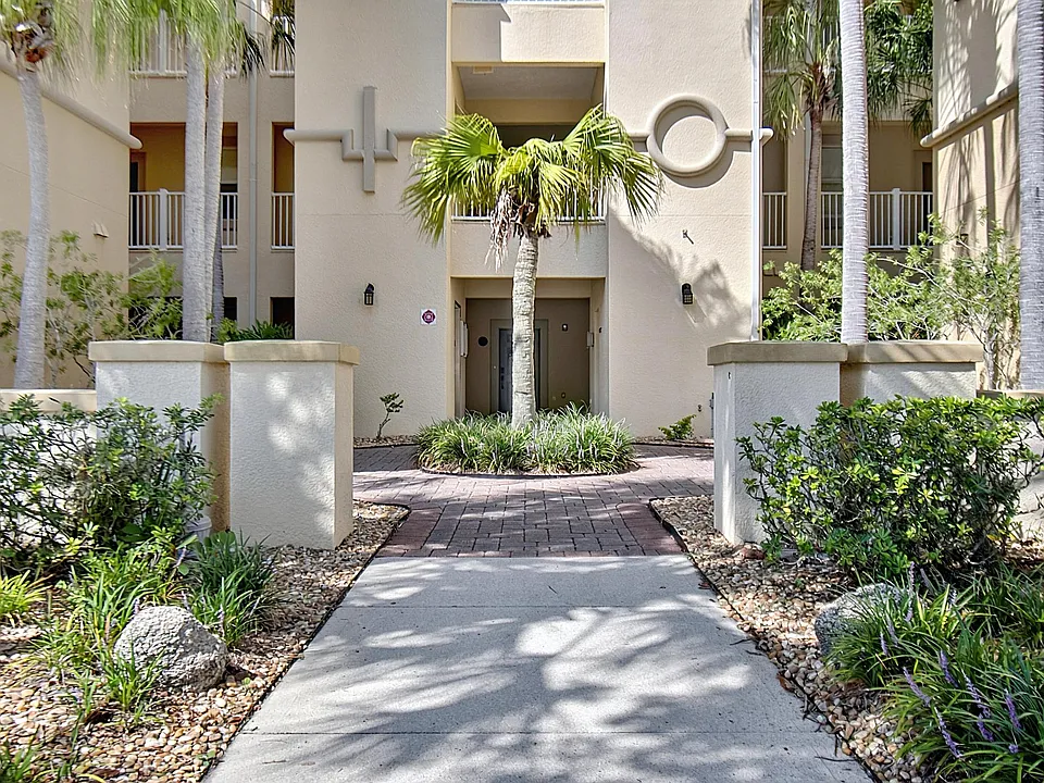 115 Riverview Bnd S #2121