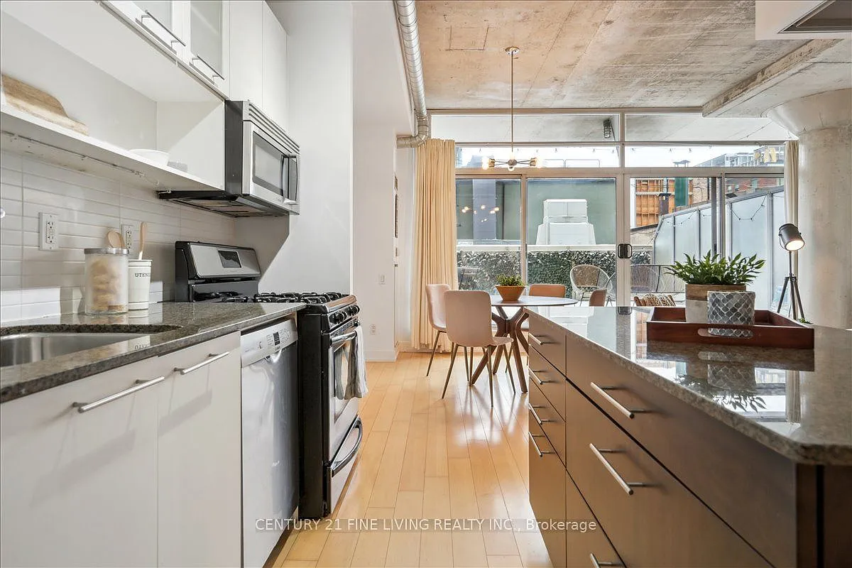 66 Portland St — Photo 1