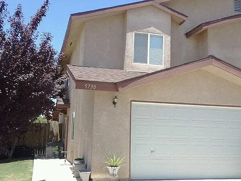 5730 Castlegate Ln — Photo 1