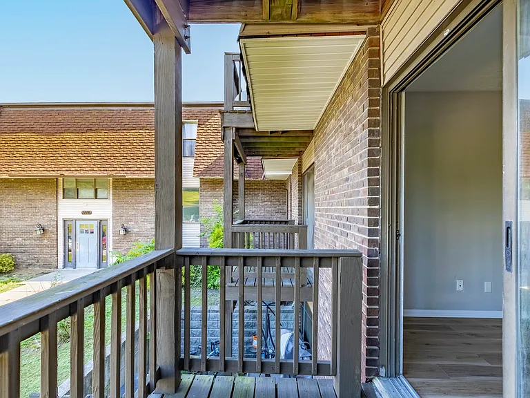 Emberwood Apartments — Photo 6
