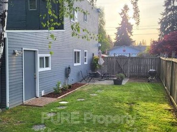 802 9th St SW Unit 1/2