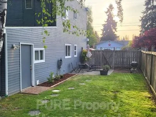 802 9th St SW Unit 1/2, Puyallup, WA 98371