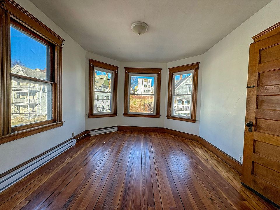 70 Southview St Waterbury CT Zillow