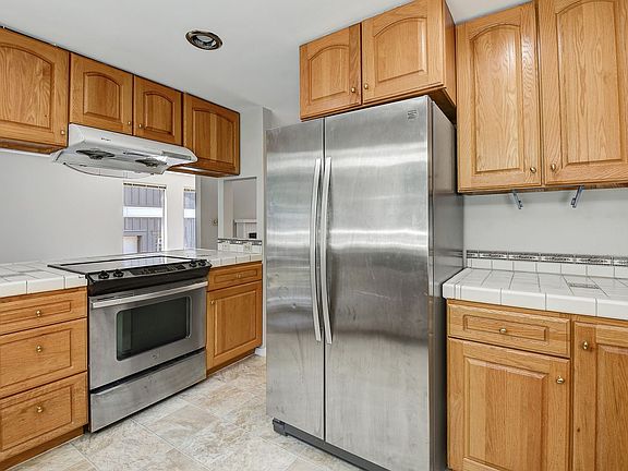 5th image of 10035 NE 28th Pl