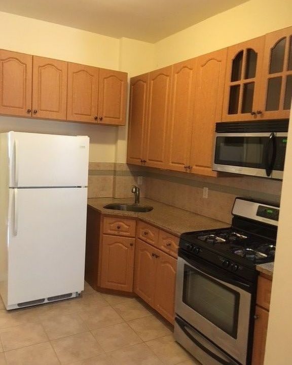 2nd image of 5609 Hudson Ave