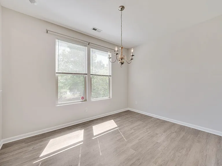 11 Moss Grove Ln — Photo 7