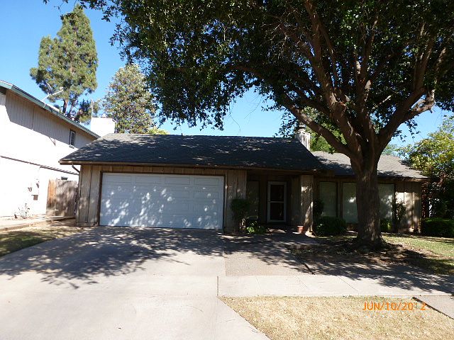 2nd image of 8288 N Del Mar Ave