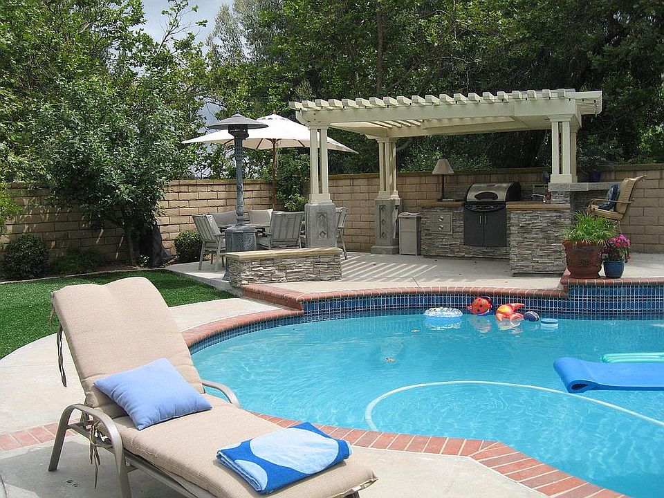 Outdoor Kitchen