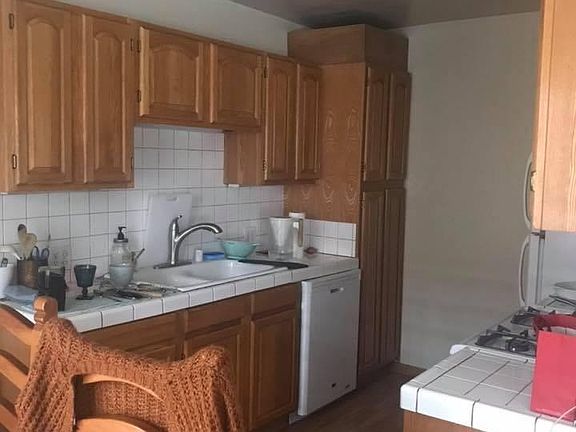 3rd image of 1825 Park Dr APT 2