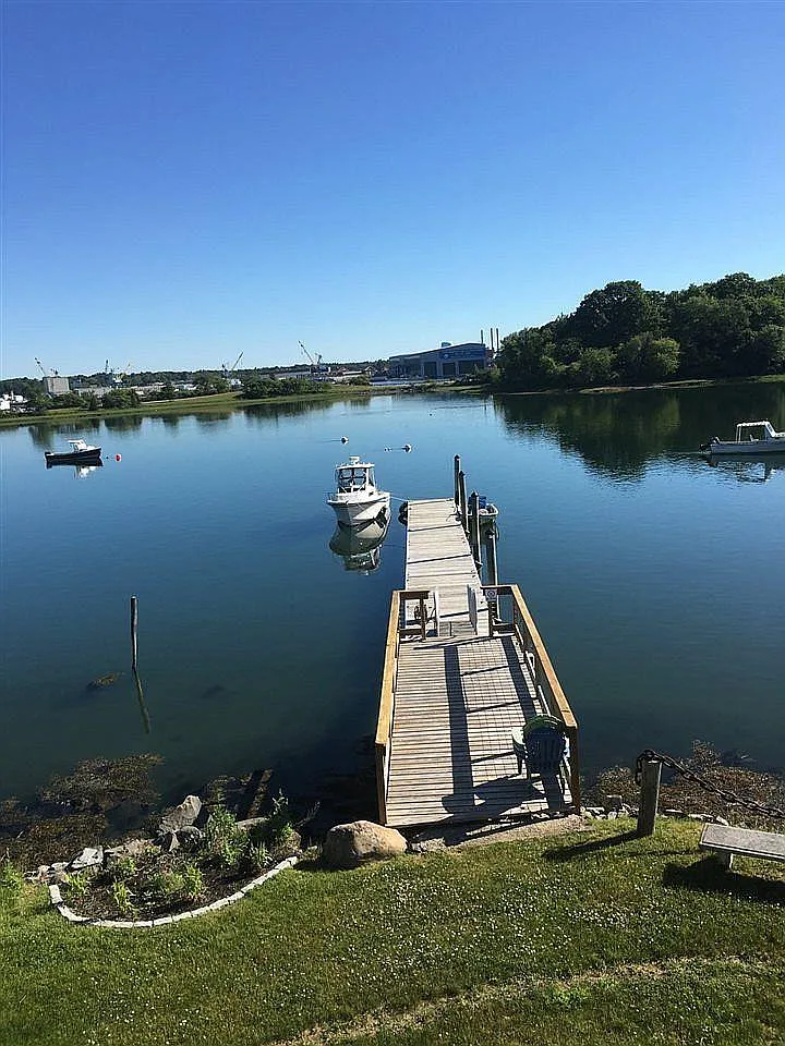 2 bed, 2.5 bath, 1900 sqft, $8,950 — Photo 4