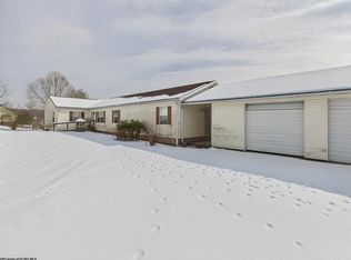 66 Hawks Nest Ln, Mount Clare, WV 26408