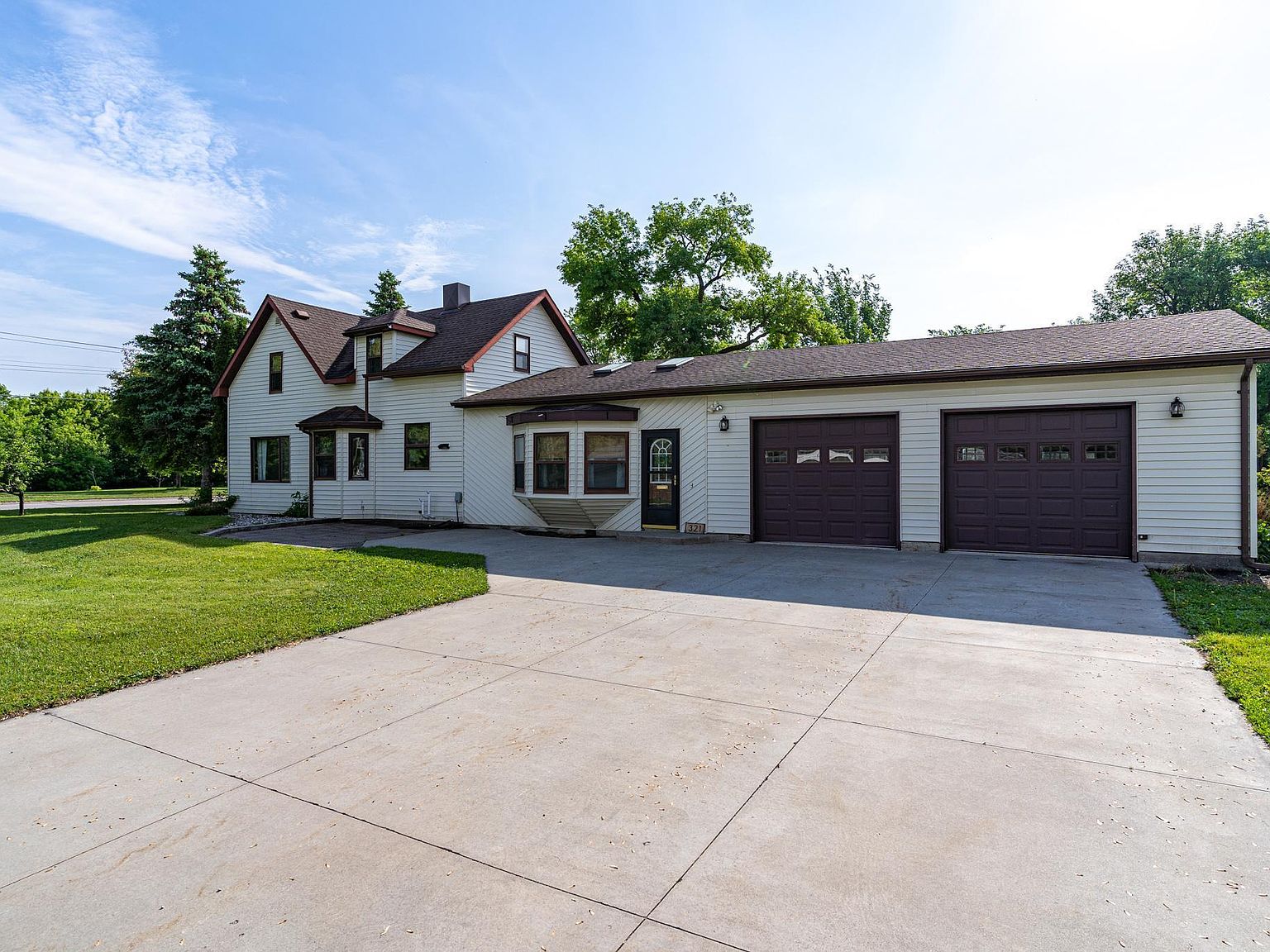 321 3rd St SW, Red Lake Falls, MN 56750 Zillow