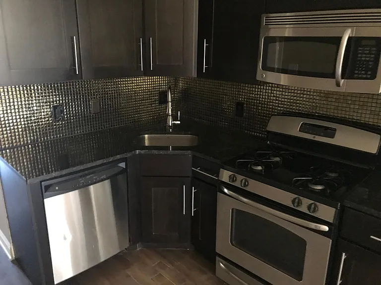1820 W Girard Ave #2 — Photo 4