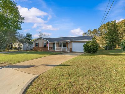 216 Petunia Dr, Taylor, AL, 36301