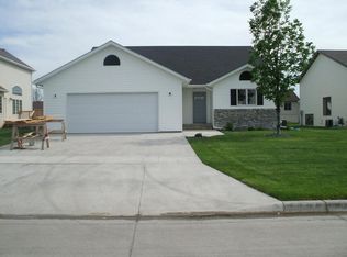 1423 48th Ave S, Grand Forks, ND 58201
