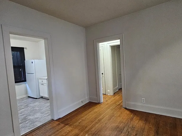 1134 Fairbanks Ave — Photo 3