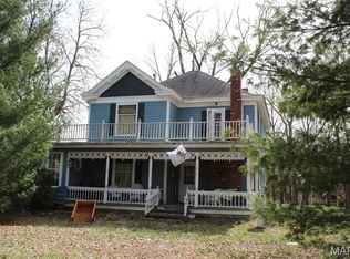 877 E Airline Dr, East Alton, IL 62024