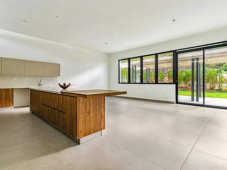 238 Urb Monteazul — Photo 3