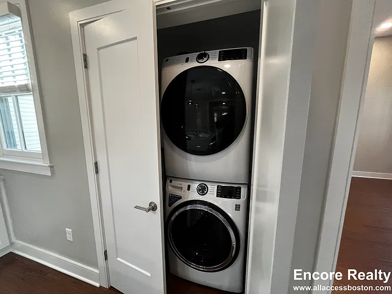 383 Harvard St — Photo 5