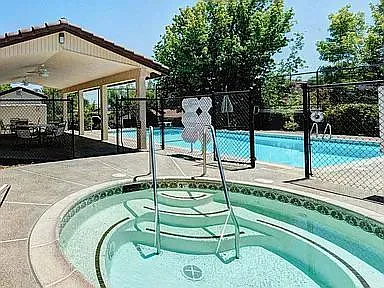 874 Tanglewood Dr — Photo 7