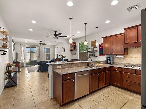 4th image of 10562 E CORBIN Avenue
