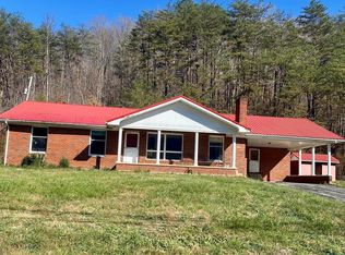 6401 Lick Creek Rd, Salyersville, KY 41465
