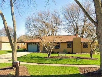 208 Calkins Dr, Sugar Grove, IL, 60554