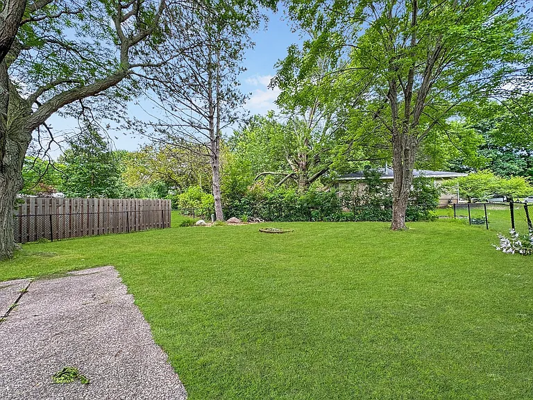 3830 Union Terrace Ln N — Photo 21
