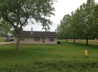 1130 Olivia St, El Campo, TX 77437
