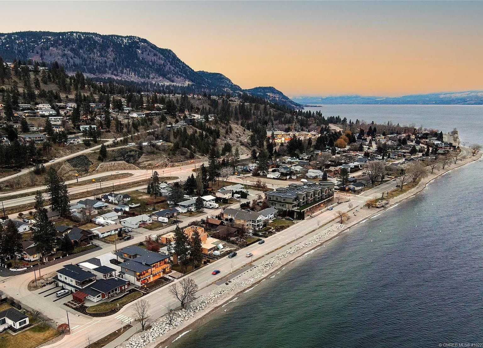 4284 Beach Ave Peachland V0h 1x6 Mls Zillow