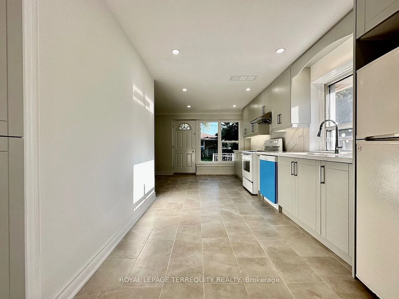 3 bed, $3,000 — Photo 2