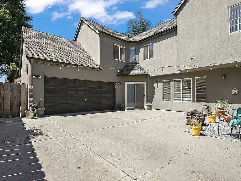 1124 Gorham Ave — Photo 3