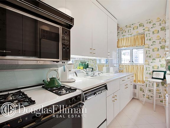 5th image of 799 Park Ave APT 9A