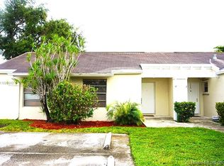 886 NE 214th Ln APT 4, Miami, FL 33179