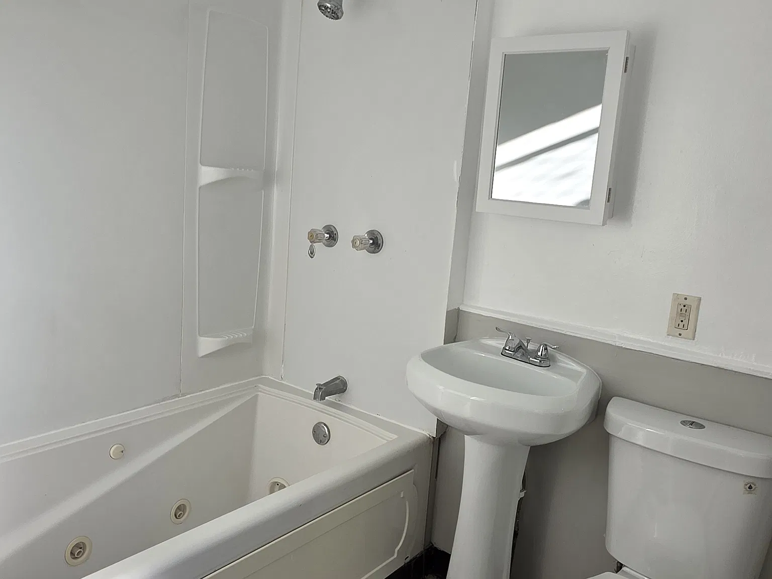 2 bed, 1551 sqft, $1,050 — Photo 2