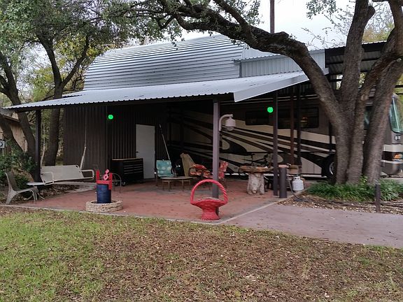 3rd image of 718 Brazos Harbor Cir