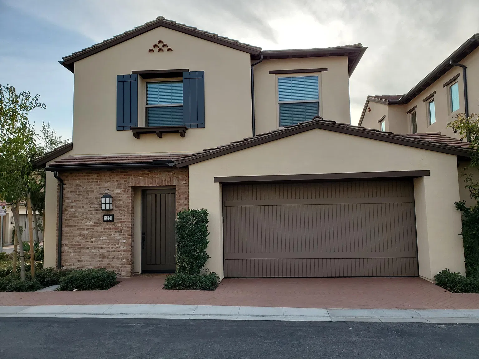 3 bed, 2.5 bath, 1651 sqft, $5,000 — Photo 2