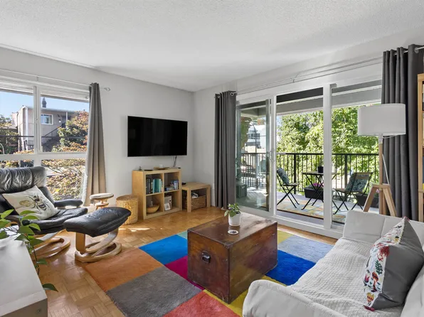 808 E 8th Ave #312, Vancouver, BC V5T 1T5