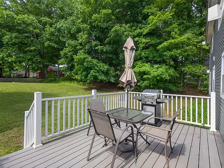 1 Abbott Cir — Photo 21
