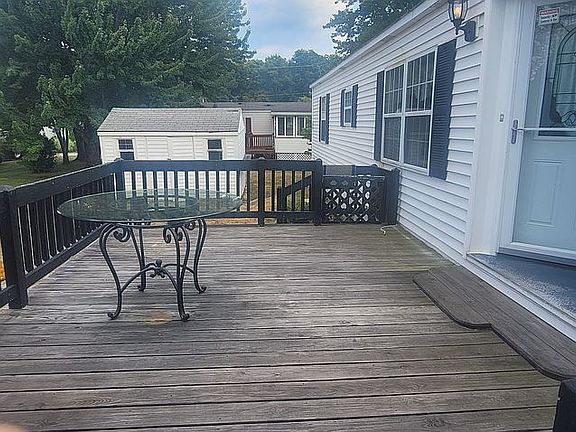 200+ Sq St Awesome Porch