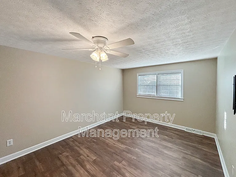 102 Longview Ter — Photo 16