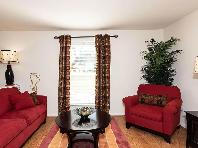 Mariner's Cove Apartment Homes — Photo 10