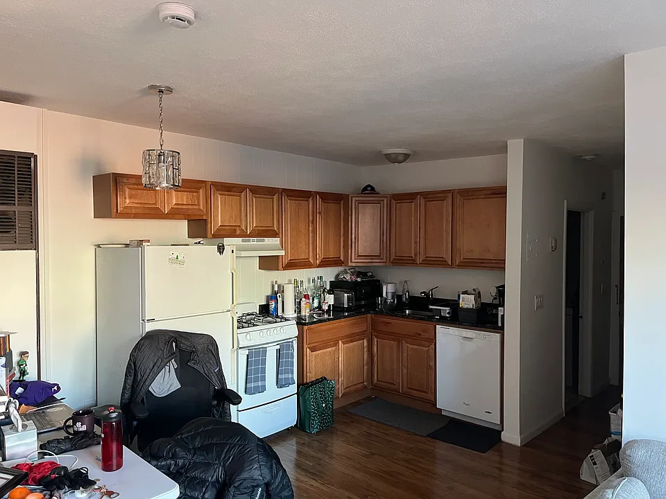 145 Endicott St #9