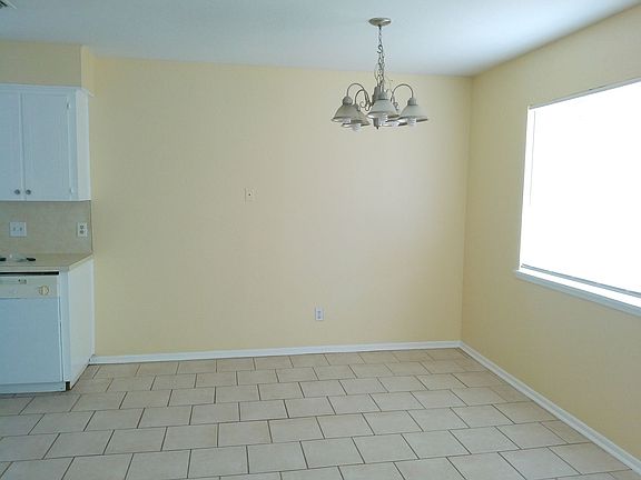3rd image of 2206 Dorchester Dr