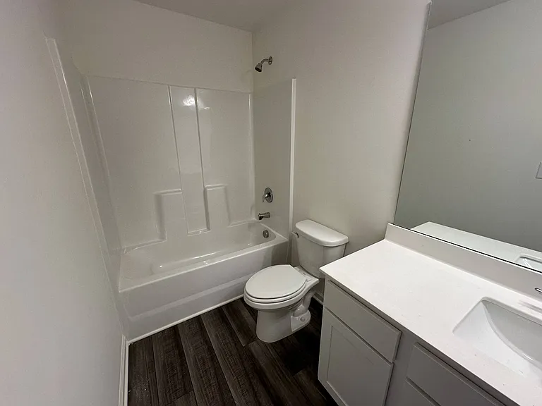 100 Swindon Dr — Photo 6