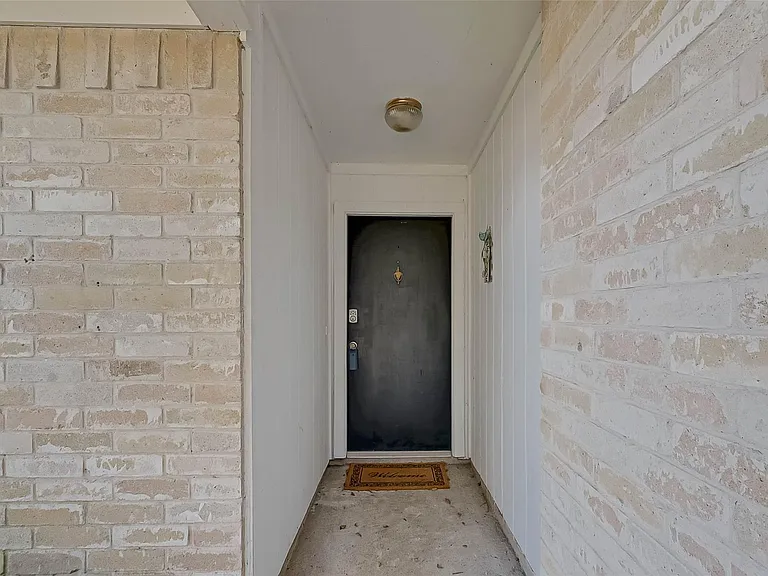 1003 Shadow Mountain Dr — Photo 4