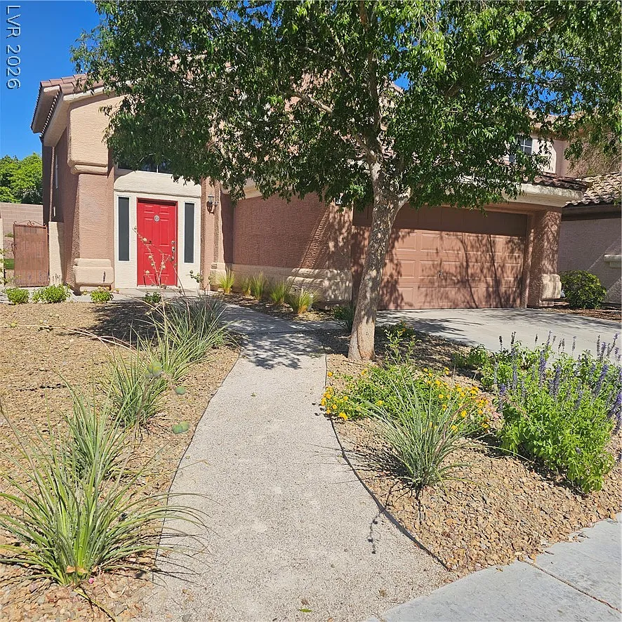 3 bed, 2.5 bath, 1851 sqft, $2,400 — Photo 2