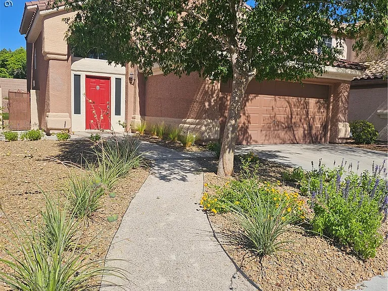 1513 Calle Montery St — Photo 2
