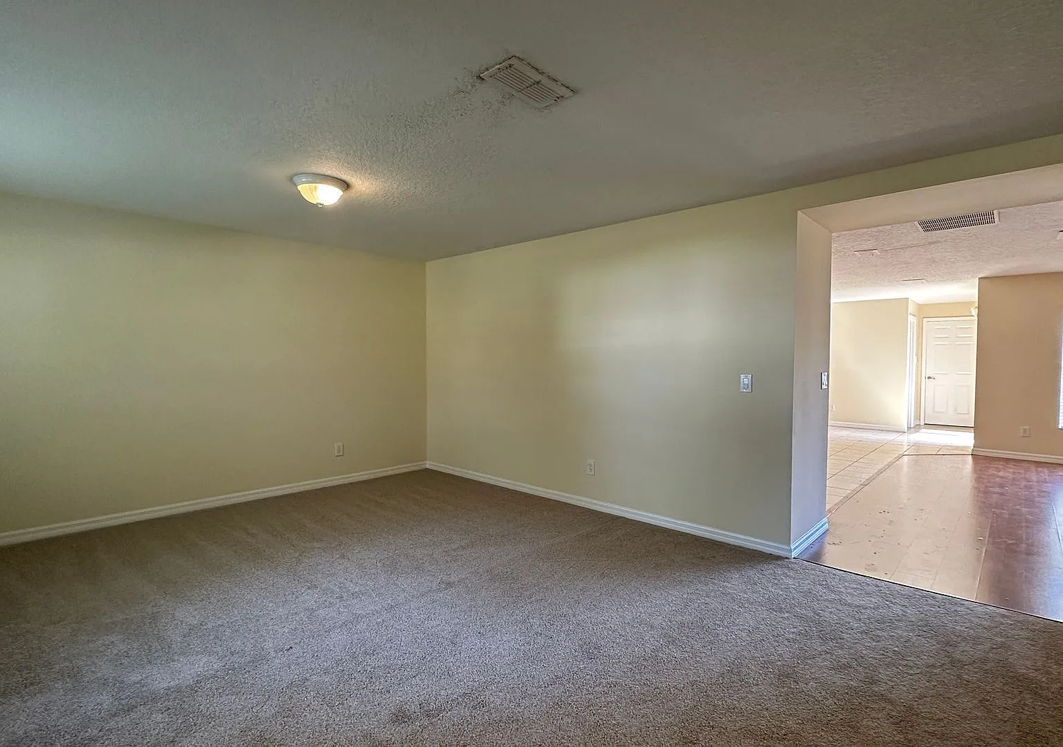 Gorgeous 6 Bed 3.5 Bath Plus Loft Home For Rent In Orlando, Fl Lawn Care Included — Photo 4