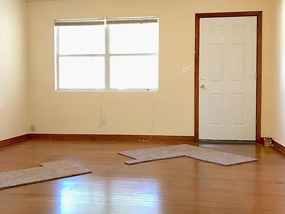 3rd image of 6439 S Ballejo Ct